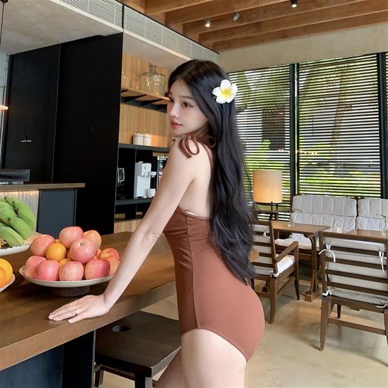 Speedy swimsuit women's high-end hang m-belt brown one-piece triangle small breasts gathered sexy bikini hot spring pure desire
Speedy swimsuit women's high-end hang m-belt brown one-piece triangle small breasts gathered sexy bikini hot spring pure desire