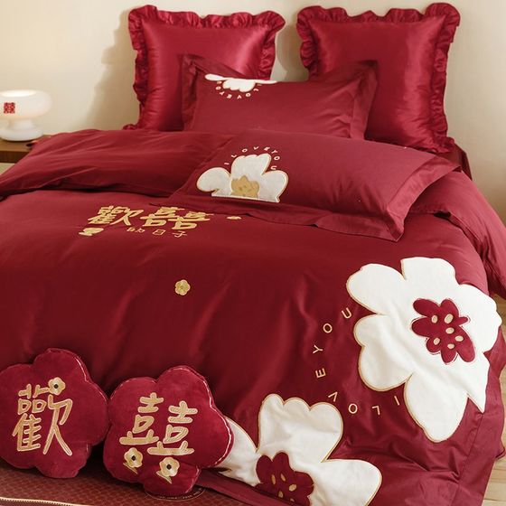 Princess Style Wedding Four-Piece Set 100S Long-Low Cotton Cotton Pattern Embroidered Quilt Cover Red Wedding Bedding
Princess Style Wedding Four-Piece Set 100S Long-Low Cotton Cotton Pattern Embroidered Quilt Cover Red Wedding Bedding