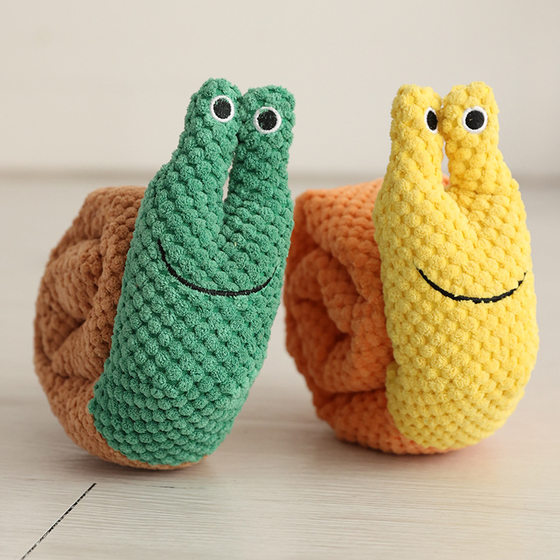 Pets sniff toys snail shape can hide food and make sounds. Dogs and cats chew and grind their teeth and unzipped plush toys
Pets sniff toys snail shape can hide food and make sounds. Dogs and cats chew and grind their teeth and unzipped plush toys