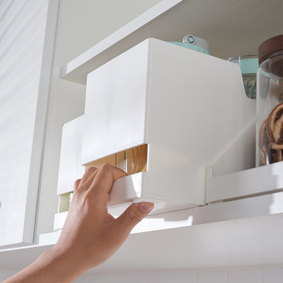 Japanese-style plastic household cabinet storage box countertop finishing box kitchen seasoning storage box lower sink classification
Japanese-style plastic household cabinet storage box countertop finishing box kitchen seasoning storage box lower sink classification
