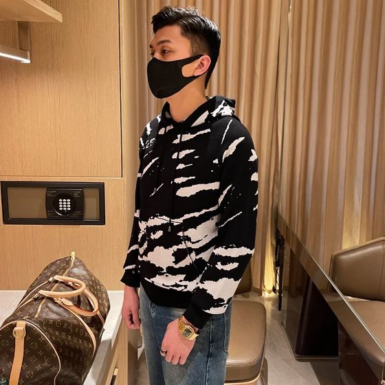Personalized abstract b camouflage jacquard black sweater men autumn and winter clothes men sweater casual hooded knitted sweater
Personalized abstract b camouflage jacquard black sweater men autumn and winter clothes men sweater casual hooded knitted sweater