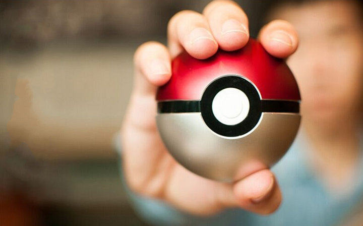 你看看,它还是精灵球啊!