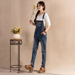 宽松牛仔背带裤女2019秋冬季韩版显瘦网红吊带高腰大码胖mm连体裤