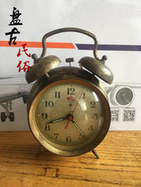 Nostalgic Cultural Revolution period clockwork horseshoe alarm clock Metal Horseshoe watch Folk display Old objects Film props jewelry