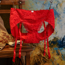 Low waist triangular underwear with sock clamp can be unpacked with sexy double lace female fire and hot and cool hollowed-out hip