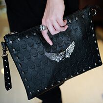 Korean clutch bag 2018 Mens rivet tide men handbag personality clutch bag new shoulder bag shoulder bag