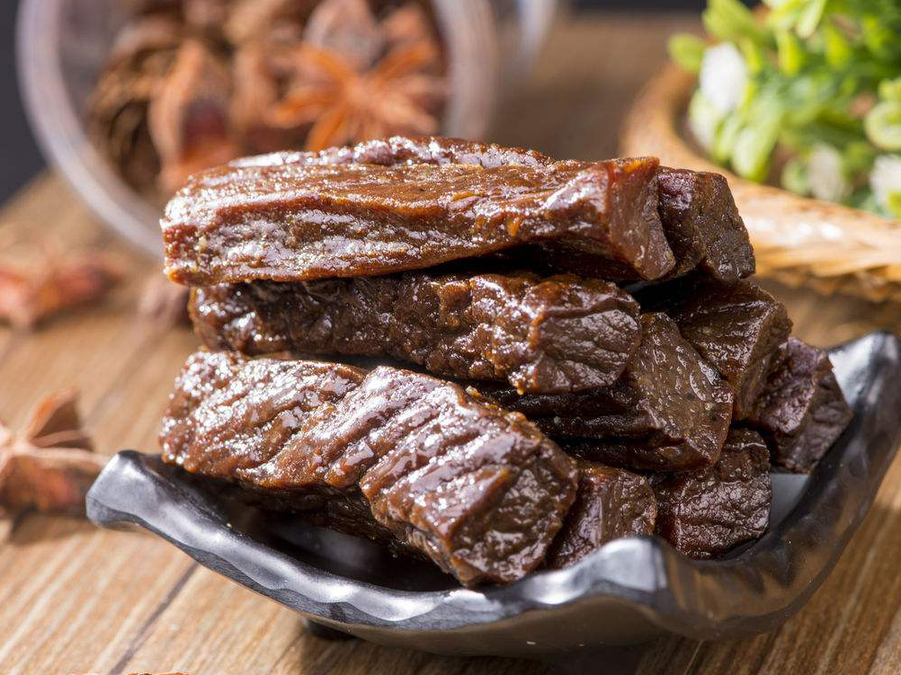要吃素,瘦身并不意味着一定要知道,牛肉干作为肉类,同样让人越吃越节食加减肥两周都不瘦图片