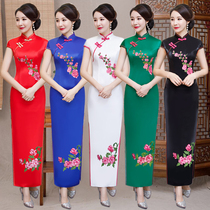 2021 new long style Walk Show Qipao Womens Spring Middle Aged Performance Stage Performance China Wind Elegant Qipao Dress