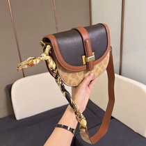 This years main model fashionable and versatile one-shoulder cross-body high-quality texture who carries who loves cool and stylish pet backpacks
