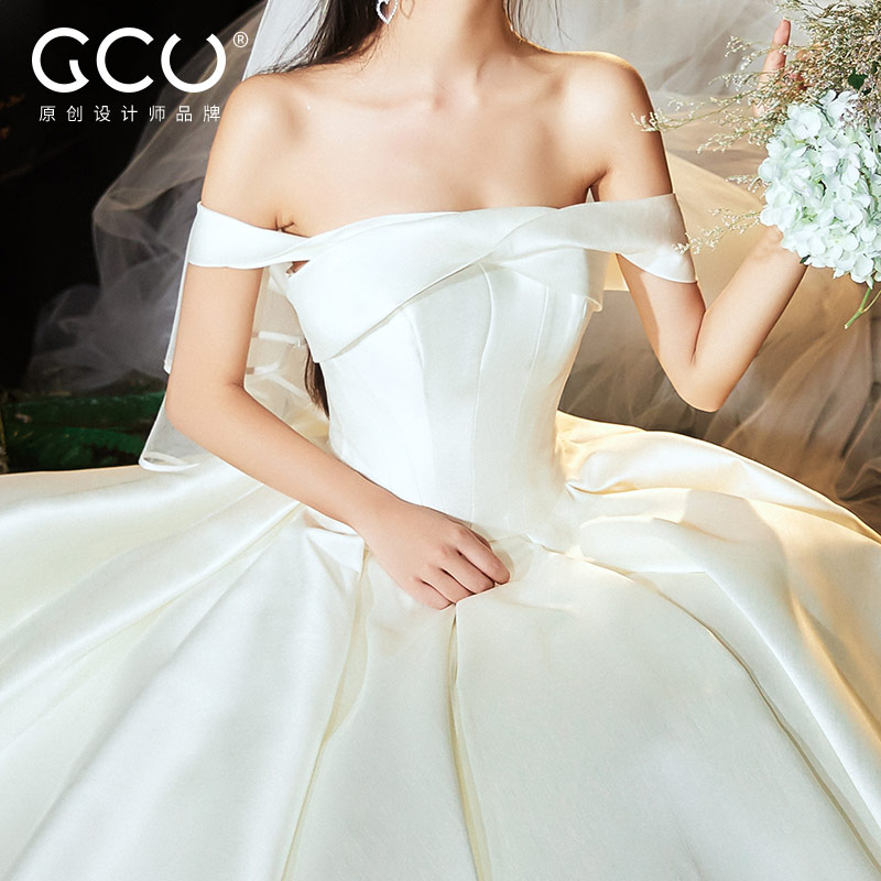 Douyin one-shoulder French satin wedding dress 2022 new trailing autumn dress, small, super fairy, dreamy and simple