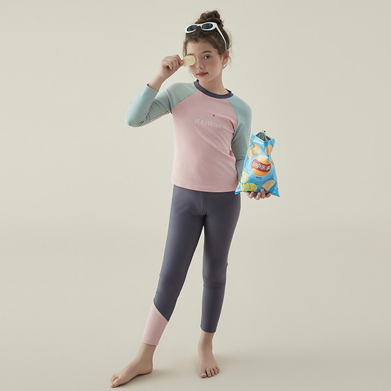 Girls swimsuits, long sleeves, long trousers, sun protection, medium and large children, junior high school students, snorkeling, surfing, diving suits, hot spring three-piece set
Girls swimsuits, long sleeves, long trousers, sun protection, medium and large children, junior high school students, snorkeling, surfing, diving suits, hot spring three-piece set