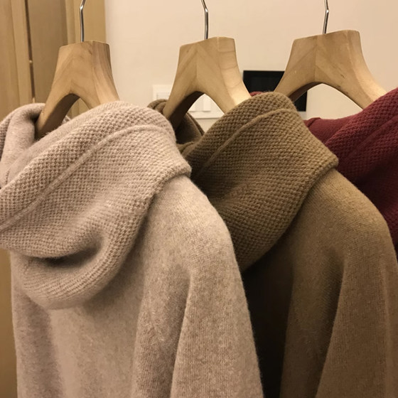 Waffle hooded sweater men oversize retro couple Japanese lazy style knitted sweater sweater jacket autumn and winter
Waffle hooded sweater men oversize retro couple Japanese lazy style knitted sweater sweater jacket autumn and winter
