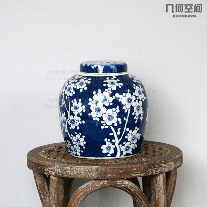 Blue and white porcelain of jingdezhen ceramics hand - made of ice mei pot Chinese ceramic storage tank furnishing and furnishing articles