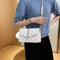 Hong Kong tide brand popular pearl chain messenger small bag womens bag 2022 new simple texture one-shoulder small square bag