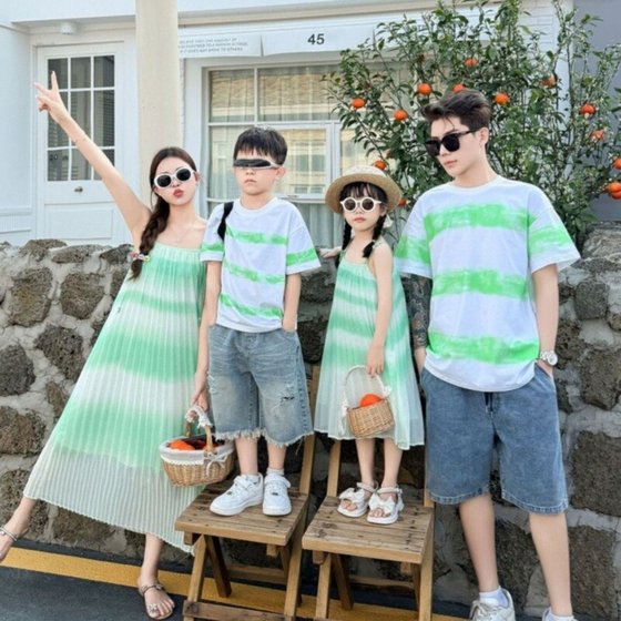 High-end parent-child short-sleeved summer beach mother and daughter vacation dress family three or four beach T-shirt baby crawling suit t High-end parent-child short-sleeved summer beach mother and daughter vacation dress family three or four beach T-shirt baby crawling suit t