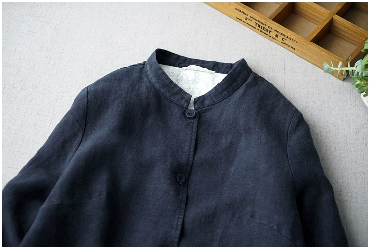 Đặc biệt của phụ nữ Nhật Bản kết cấu quần áo giặt vải lanh thêu cổ đứng áo dài tay áo khoác gió đơn giản của phụ nữ áo khoác rộng rãi mô hình mùa xuân và mùa thu - Trench Coat