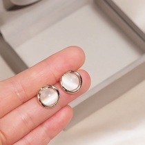 Cat eye stone ear decoration delicate sleep without picking up minimalist ladys small cute commuter ear nail S925 silver pin 100 hitch