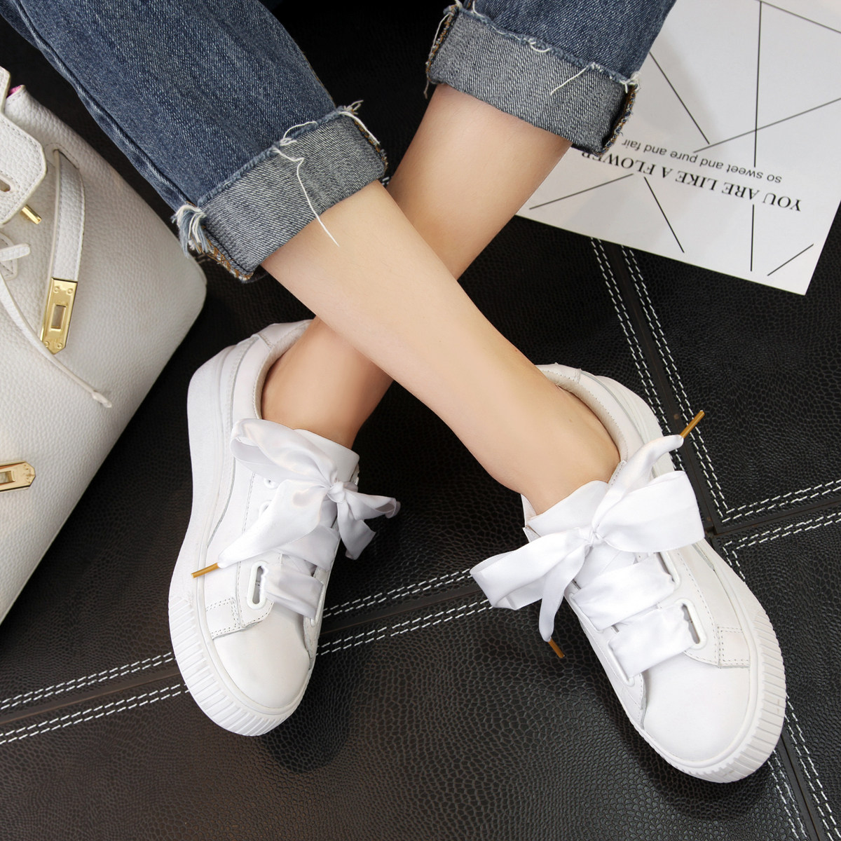 这会珍贵小白鞋,穿成了落寞的运动鞋