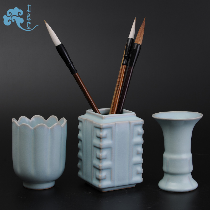 Your up porcelain ceramic brush pot Chinese style, contracted classic desktop ornaments furnishing articles study the the teacher gifts business