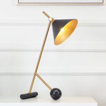Post-modern golden light luxury style desk lamp creative modern simple study desk lamp bedroom bedside lamp living room Nordic s