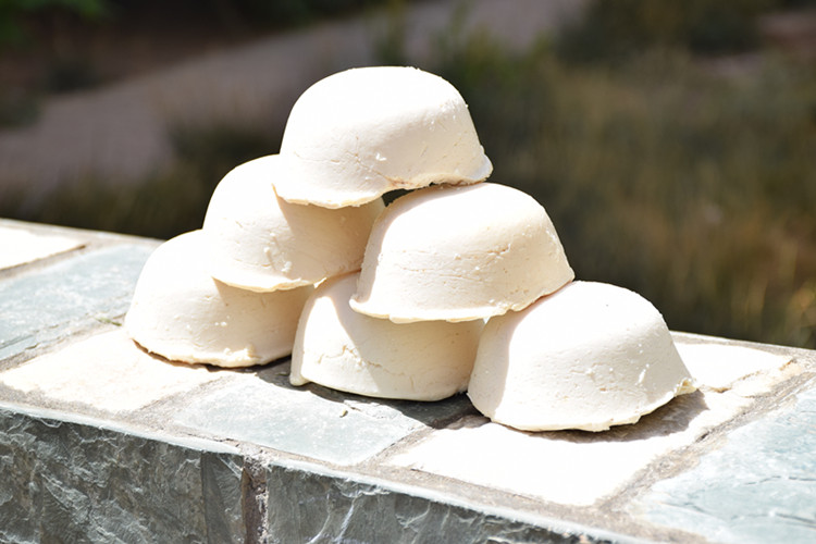 新疆库车天然绵羊脂手工皂沐浴婴儿土肥皂无荧光剂27.9元3块包邮