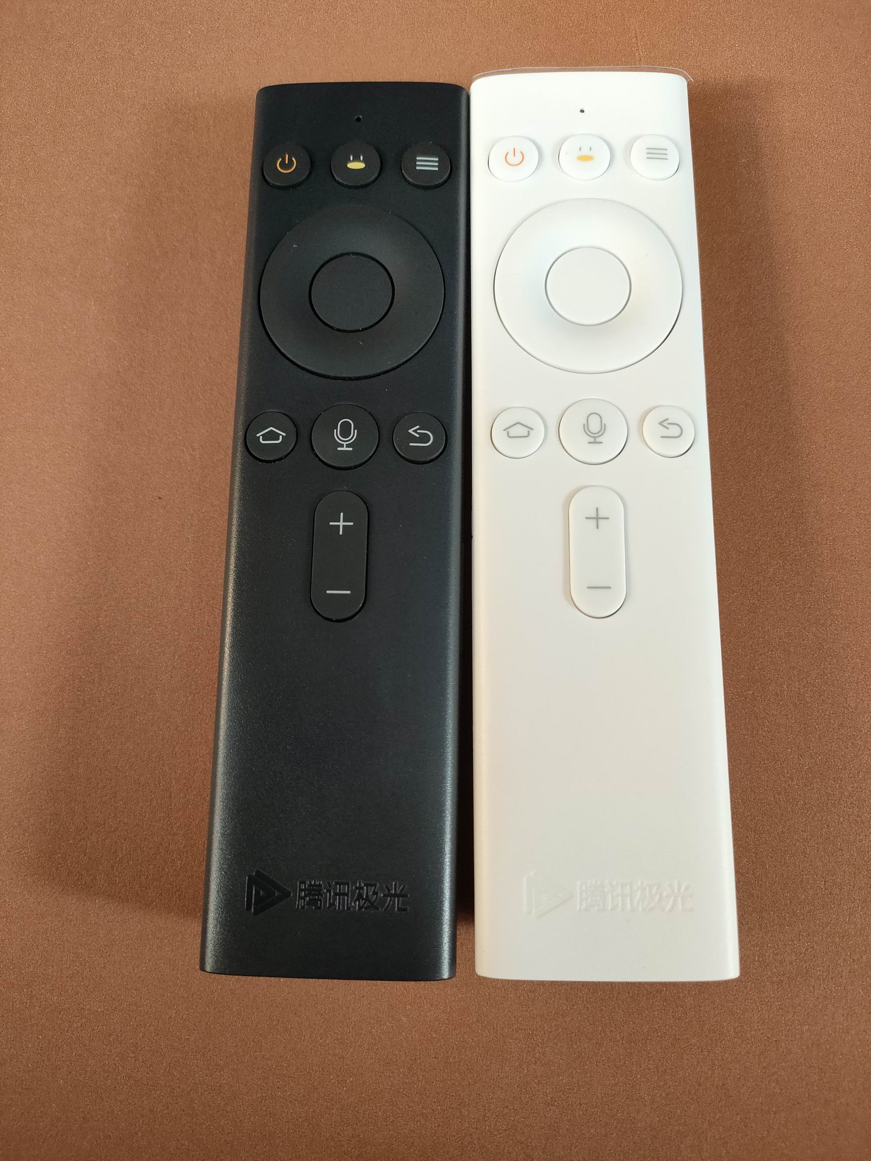 The new original Penguin Tencent Aurora 8K TV Network Set-Top Box 4Pro is originally equipped with a remote control