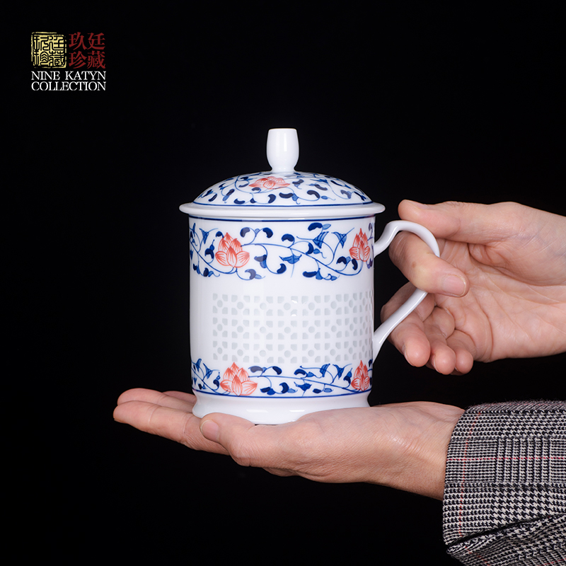 About Nine katyn ceramic cups with cover household large office, the boss of blue and white porcelain cup tea cup of jingdezhen tea service