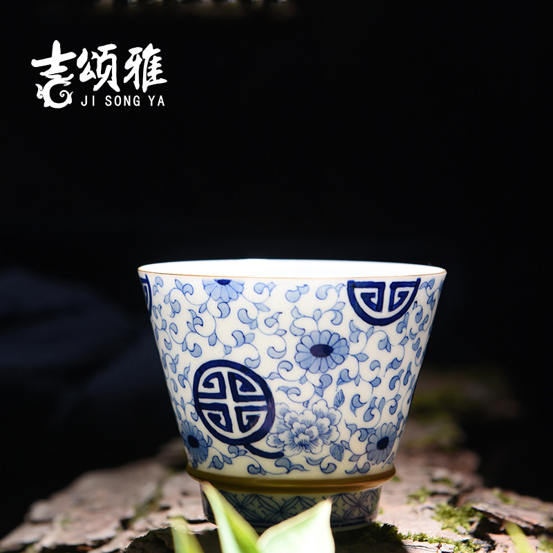 Jingdezhen blue and white master cup cup single CPU manually kung fu tea lotus flower paint a cup of tea