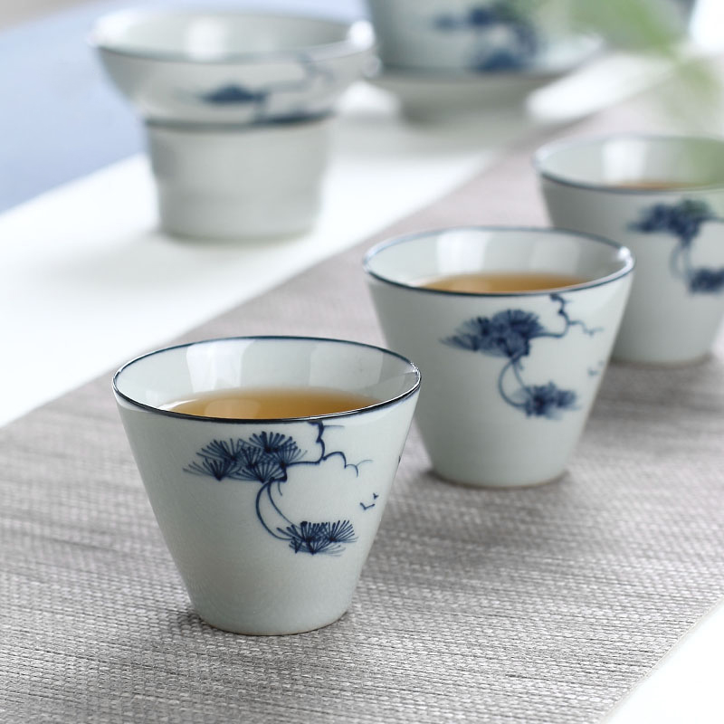 Hand archaize of jingdezhen blue and white porcelain clay against the hot tea tureen household ceramics cup portable travel kit