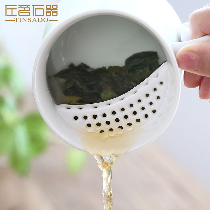 Tea separation crescent cup of jingdezhen ceramic filter cups with cover retro oversized keller cup Tea separation