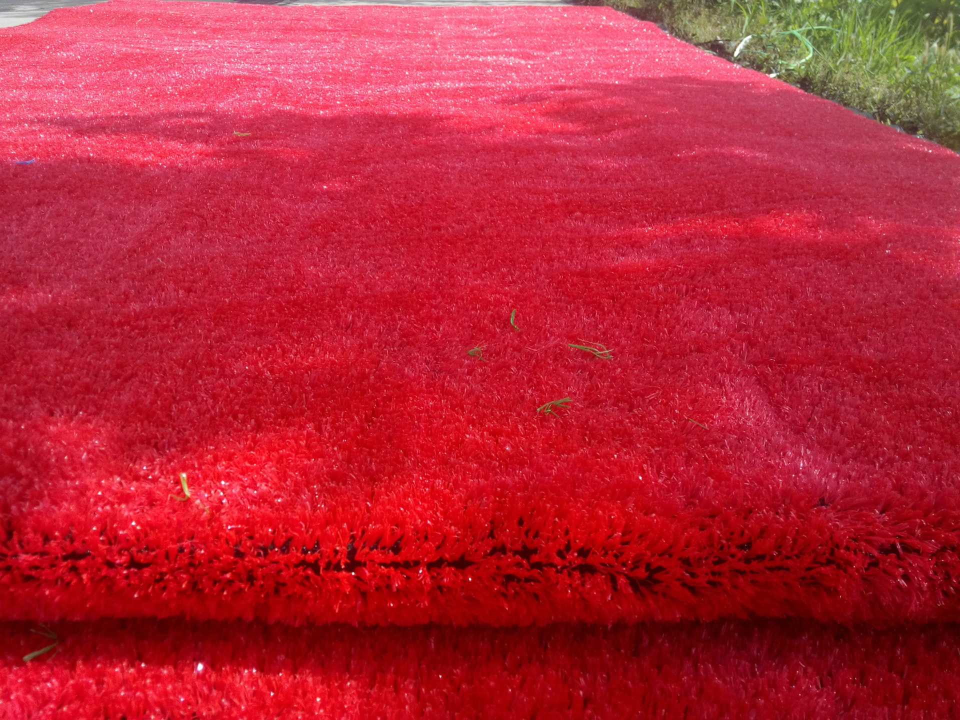 红色草坪高端庆典舞台铺设仿真草坪人造地毯婚庆高档红地毯草坪