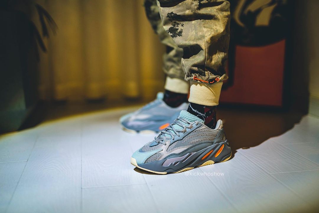 yeezy 700 v2 反光加持!