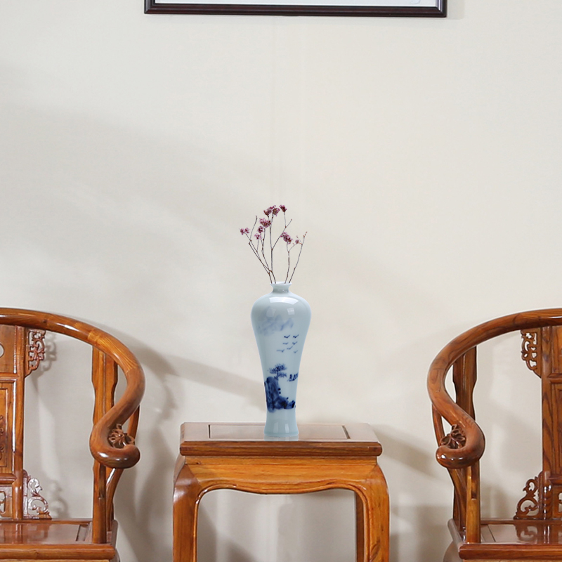 Hand made blue and white jade net bottle of home sitting room of new Chinese style flower mesa place zen ceramic vase of blue and white porcelain