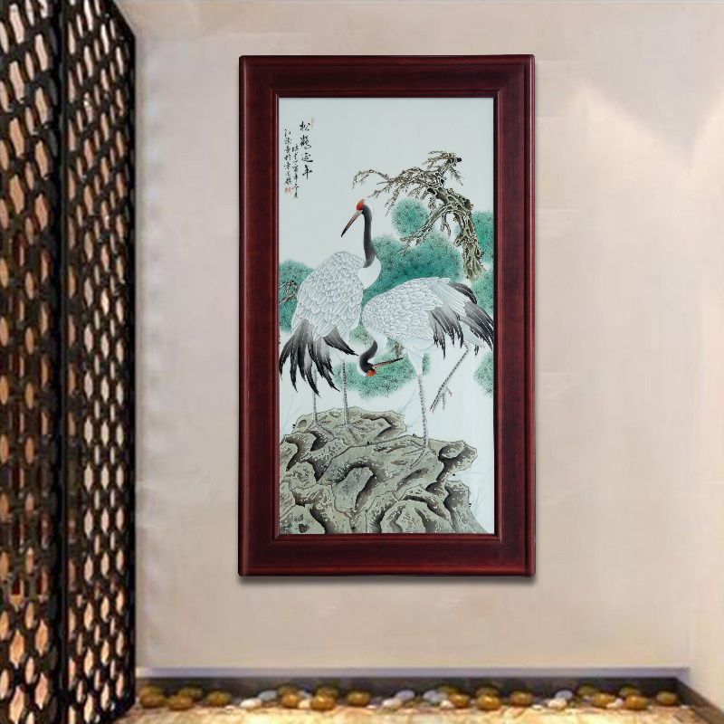 Jingdezhen porcelain plate painting Chinese painting home sitting room adornment study background wall painting pine crane live hang a picture