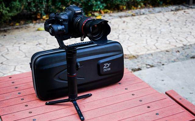 智云单反手持稳定器 云鹤2体验