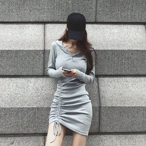Long sleeve slim fit pleated buttock bottomed skirt tight casual Hooded Sweater