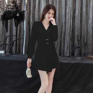 Autumn new V-necked suit jacket with irregular shorts