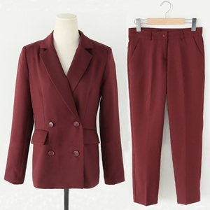 Two piece suit with professional dress temperament