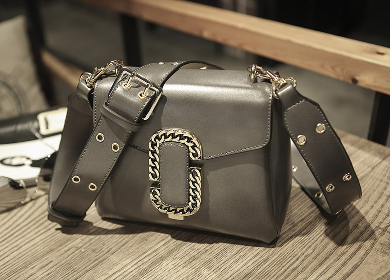 女包宋佳明星同款小方包铆钉韩版斜跨包女