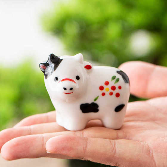 Ceramic mini cow small ornaments home decoration ornaments to run for wealth, Mavericks, bonsai gardener pets
Ceramic mini cow small ornaments home decoration ornaments to run for wealth, Mavericks, bonsai gardener pets