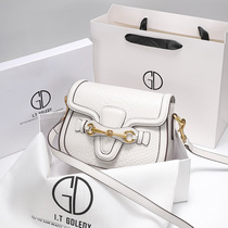 Super fond of small cute fashion blogger must be knocking individuality closed eye out street No pressure special price shop bursting with chain bag