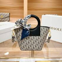 Super likes little cute fashion blogger knock on personality closed eye access red fashion Bursting Out Street No Stress Daily Bag