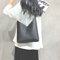 Small daisy bag female bag 2021 new trendy fashion Hong Kong style large capacity bucket bag western style all-match shoulder bag female