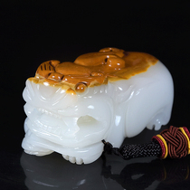 Natural Afghanistan jade handlebar piece leopard The man carries with him the play thing one and the other