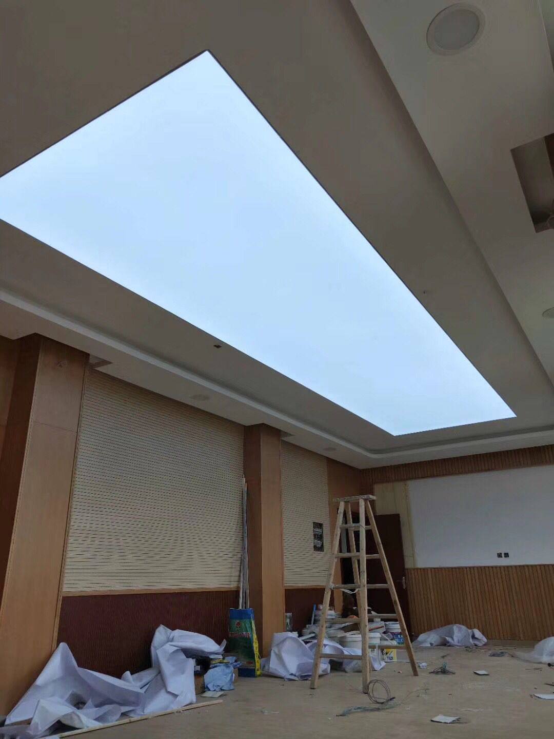 白色透光膜吊顶高清uv软膜天花材料空白灯箱布柔性发光膜上门安装