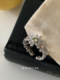 Suzyacc Kr Light Luxury Diamond Small Daisy Ring Early Spring 틈새 틈새 시장 고급 인덱스 손가락 반지 온화한 복고풍 반지 Suzyacc Kr Light Luxury Diamond Small Daisy Ring Early Spring 틈새 틈새 시장 고급 인덱스 손가락 반지 온화한 복고풍 반지