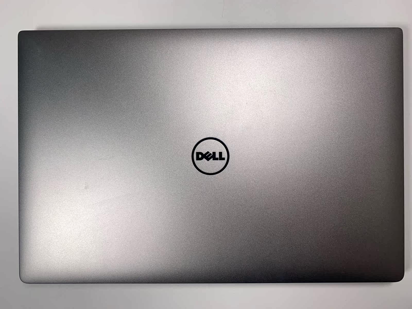 戴尔xps15-9560 微边框 15英寸大屏全能本 . 来自趣评测闪电 - 微博