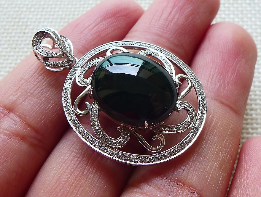 18k金伴钻豪华镶嵌老种墨翠吊坠5.95克