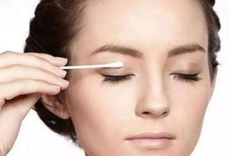 小编觉得是柳叶眉,能让脸型看起来更加立体,显得脸更加小哦!