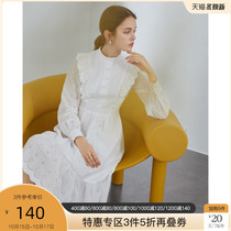 Fan Si Lanen French romantic lace dress 2021 spring and autumn niche Lotus temperament hollow white skirt